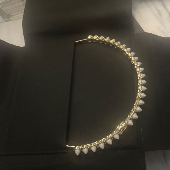 Authentic Chanel pearl headband - Picture 10 of 12